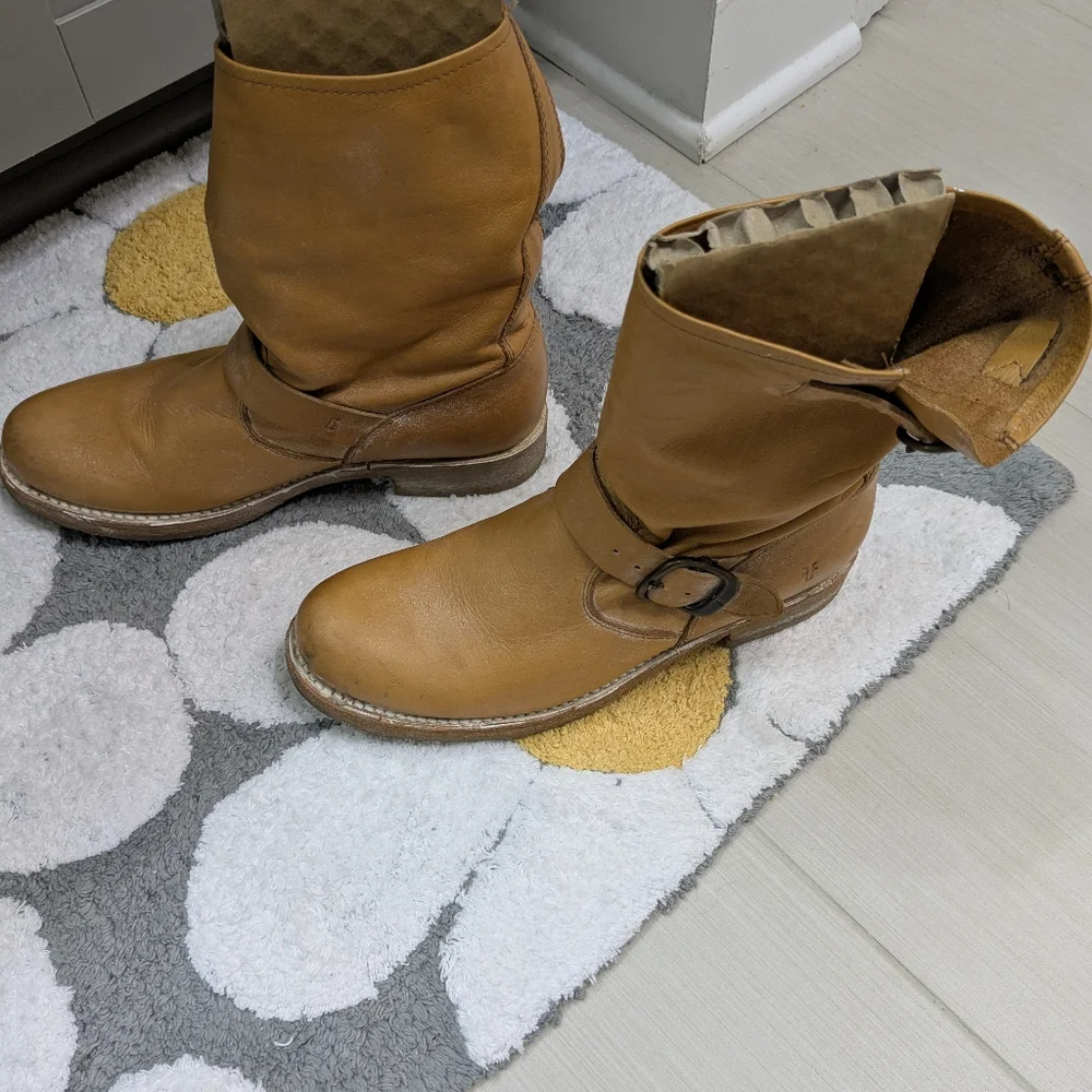 Frye Tan Boots - Picture 4 of 7